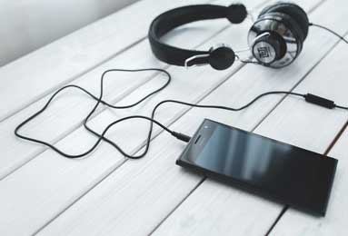 意甲知名媒体人：米兰在冬窗期没钱买入新援，主教练阿莱格里应获得更多支持